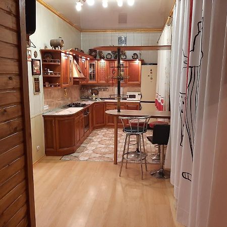 Куренiвський Двiр Kiev Buitenkant foto