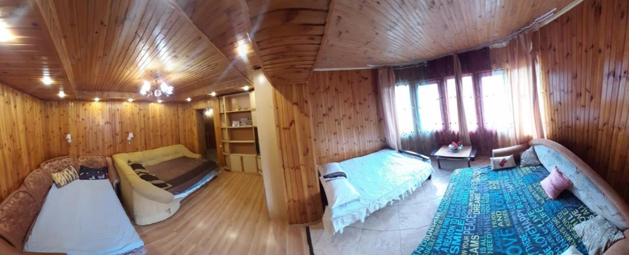 Куренiвський Двiр Kiev Buitenkant foto