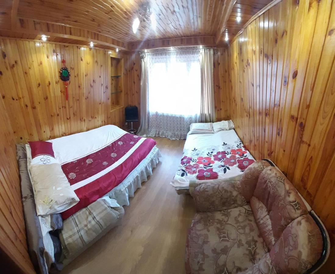 Куренiвський Двiр Kiev Buitenkant foto
