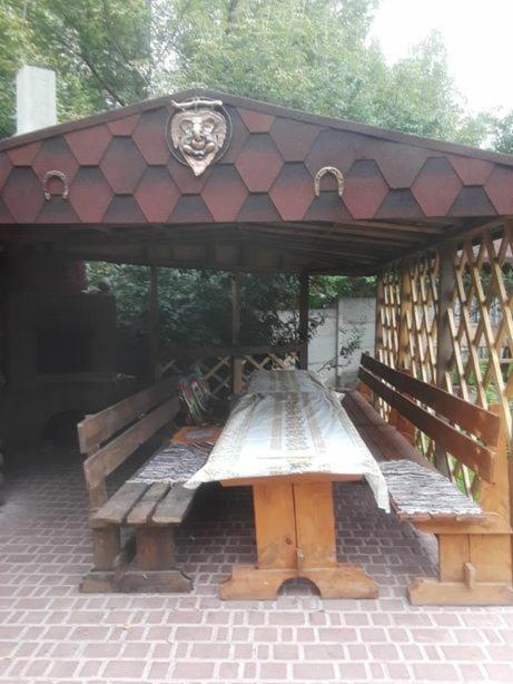 Куренiвський Двiр Kiev Buitenkant foto