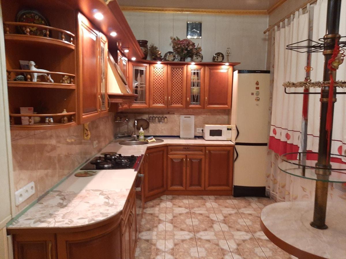 Куренiвський Двiр Kiev Buitenkant foto