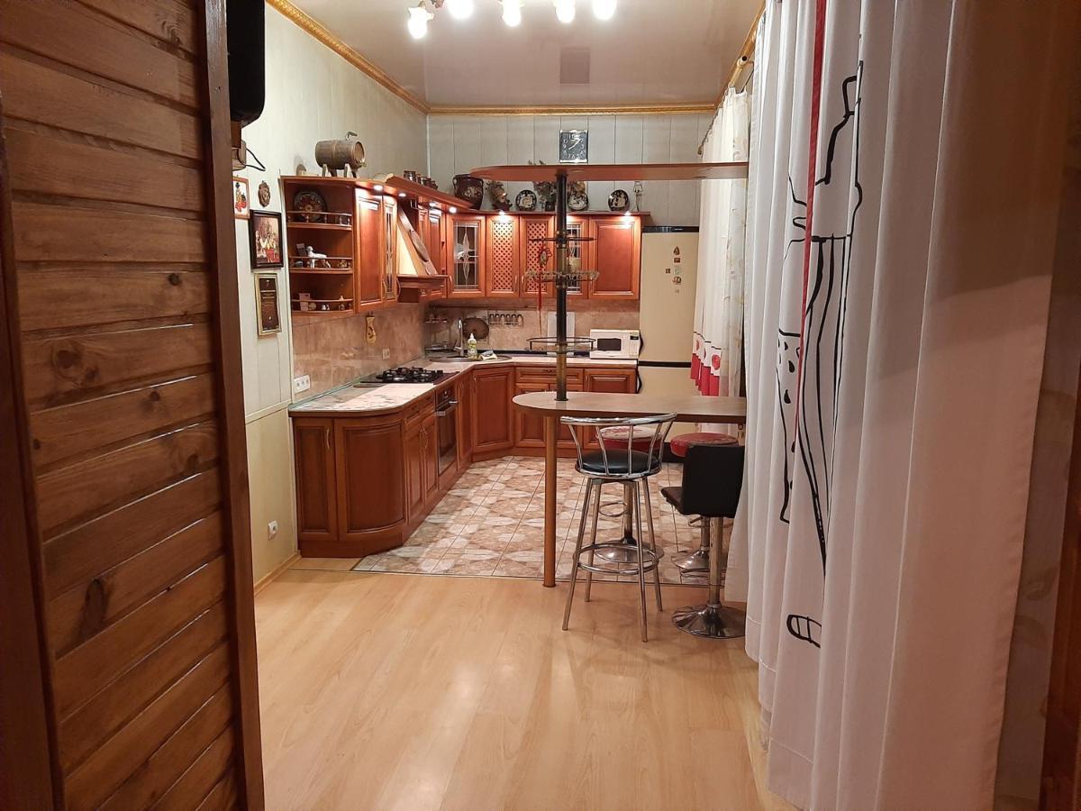 Куренiвський Двiр Kiev Buitenkant foto